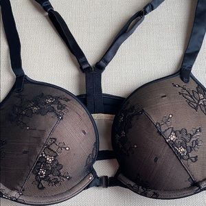 Calvin Klein Criss Cross never worn